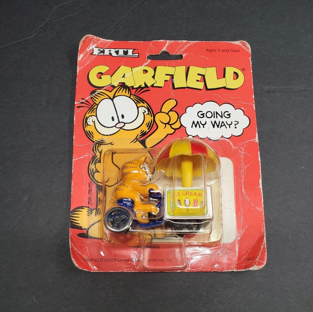 VTG Collectible Garfield figurine